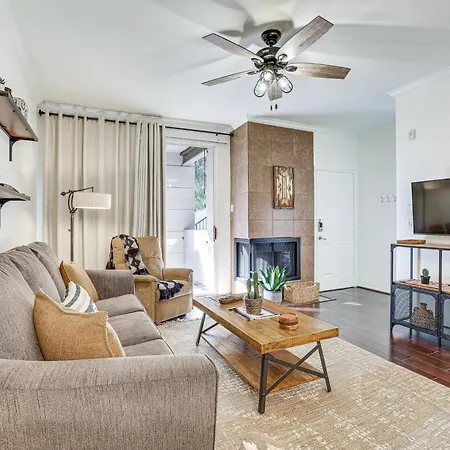 Scottsdale Condo With Fireplace And Community Pools!